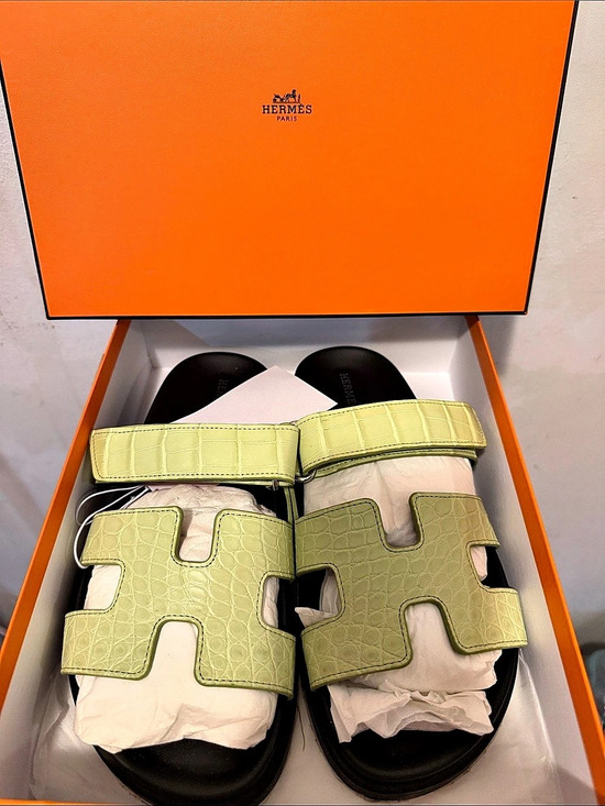 Hermès Shoes - Hermès Women's Green  crocodile Leather Sandals New